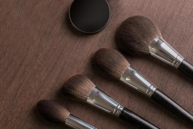 奢靡荒唐的白马会所：性交易泛滥，让无数富婆挥金如土