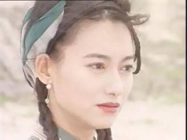 影后惠英红年轻时气质出众,颜值与演技并存