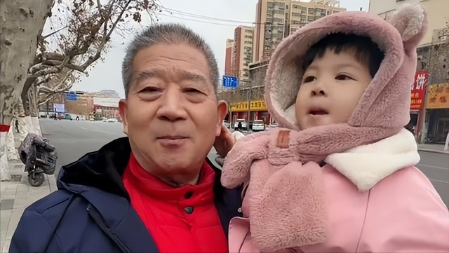 脑瘫网红曼曼备孕,网友辣评:根本不敢死,好怕我会是那个小baby