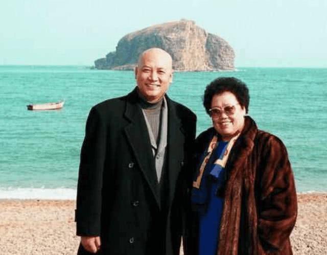 唐僧迟重瑞:娶大11岁富婆却被继子无视,结婚31年从不叫老婆