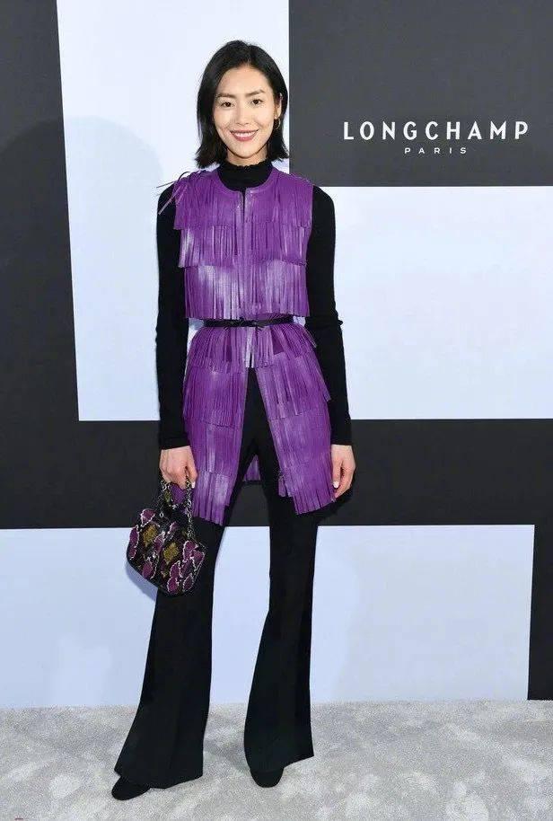 喇叭裤“一键拉腿”功能正式开启