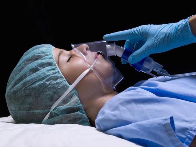 【网络辟谣】“用毛巾捂住口鼻人就会瞬间晕倒”是常见的