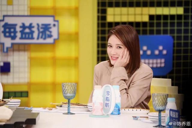 冷知识:白敬亭腰围竟然比雷佳音头围还要小?