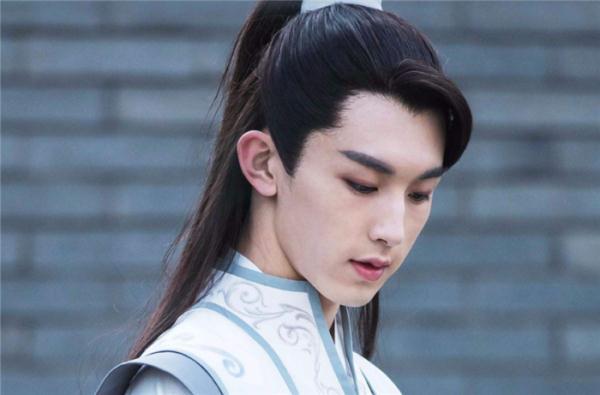 “钱三一”忽然官宣新剧，看清女主长相后，网友：太般配了！必追