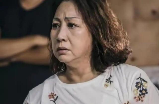 元秋:中年被坑一蹶不振,机缘巧合陪师妹试戏,54岁迎来人生巅峰