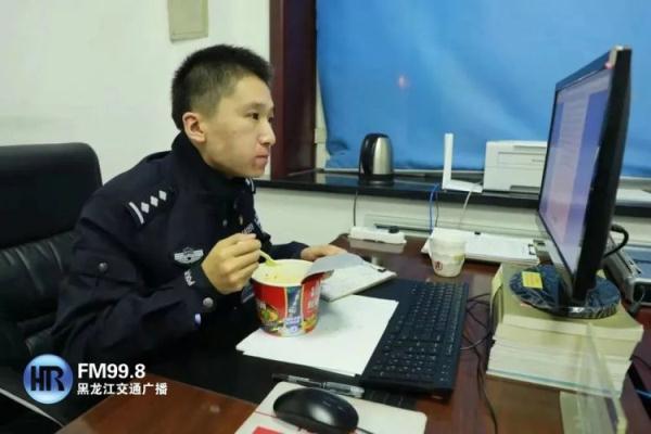 “刘叔叔,谢谢你jiu了我妈妈!”这位“叔叔”却是一名女子……