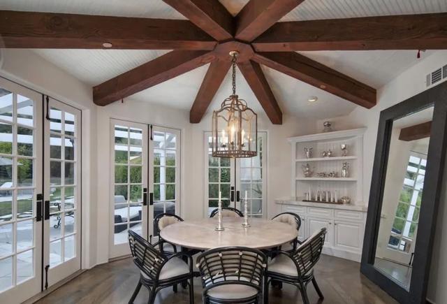 双料影后太会搞钱被前夫嫌弃？如今44岁成亿万富婆，事业家庭两开花