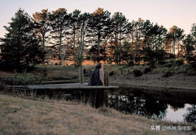 组图：娃娃脸超模嘉玛·沃德秋日温暖大片