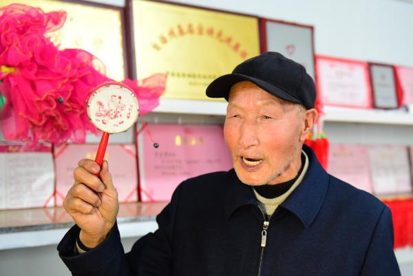 小曲子 老“戏痴”