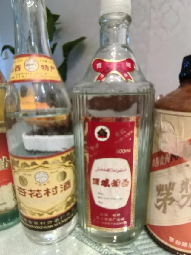 看看我这辈子收藏的老酒，若你认识，证明你也老了
