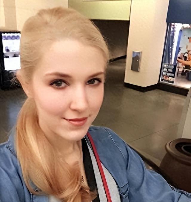 央视最火外籍女星金小鱼,爱上中国小伙却遭抛弃,她如今怎么样了