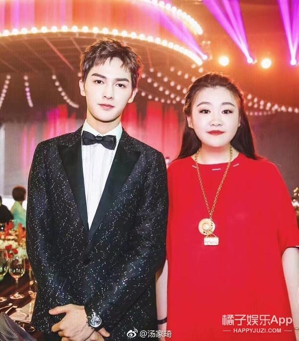 还记得《疯丫头》里的糖糖吗？她现在长这样