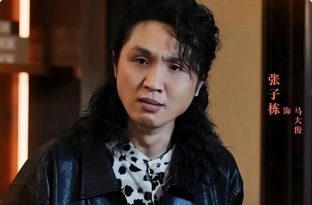 容貌不逊于沈腾,才华不弱于董成鹏,张子栋缘何始终难以走红呢?