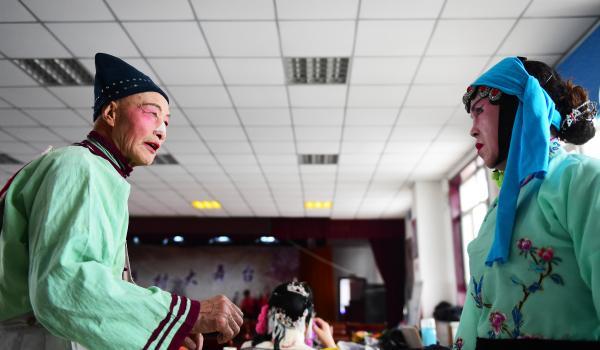 小曲子 老“戏痴”