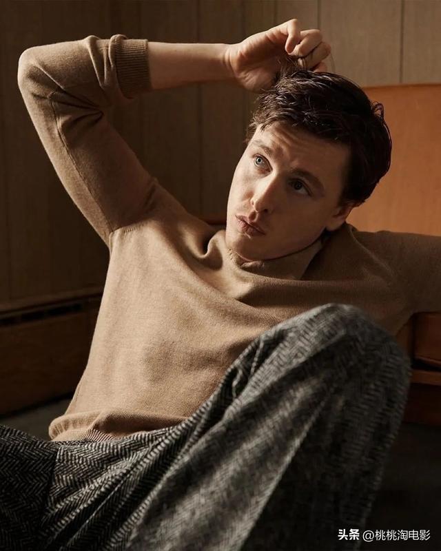 95后英伦男星哈里斯·迪金森杂志大片，忧郁文艺气质星途坦荡