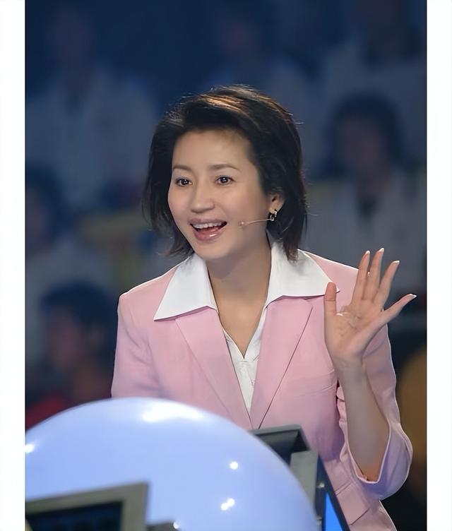 因《开心辞典》爆红,结婚两次,56岁无儿无女,王小丫后悔了吗