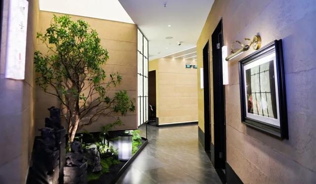 周星驰电影《食神》原型厨师是他？地标美食品鉴团探味他代言的广州餐厅