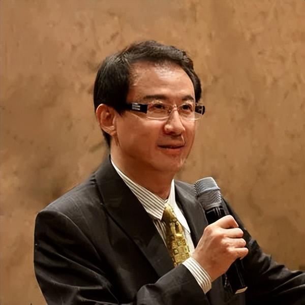 京剧名家言兴朋：在上海京剧院遭排挤远走美国，离婚后至今单身