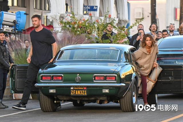 电影《犯罪101》曝路透 锤哥、绿巨人、猫女齐聚