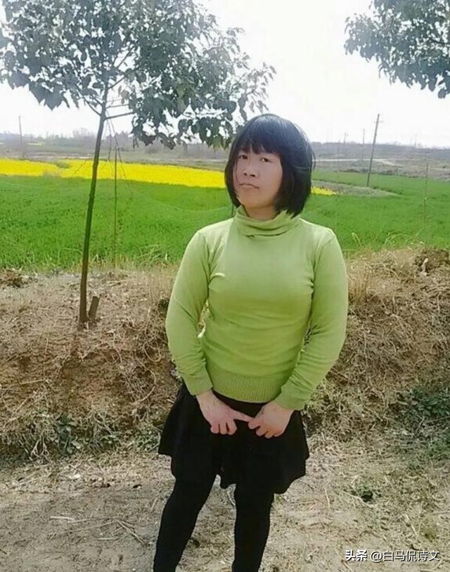 余秀华佳作《在田野上打柴火》：人间情事一丢，就有了清澈的骨骼