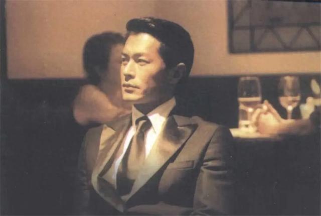 港产大尺度黑帮片，在香港卖了340万，删减10分钟，又来网大骗钱