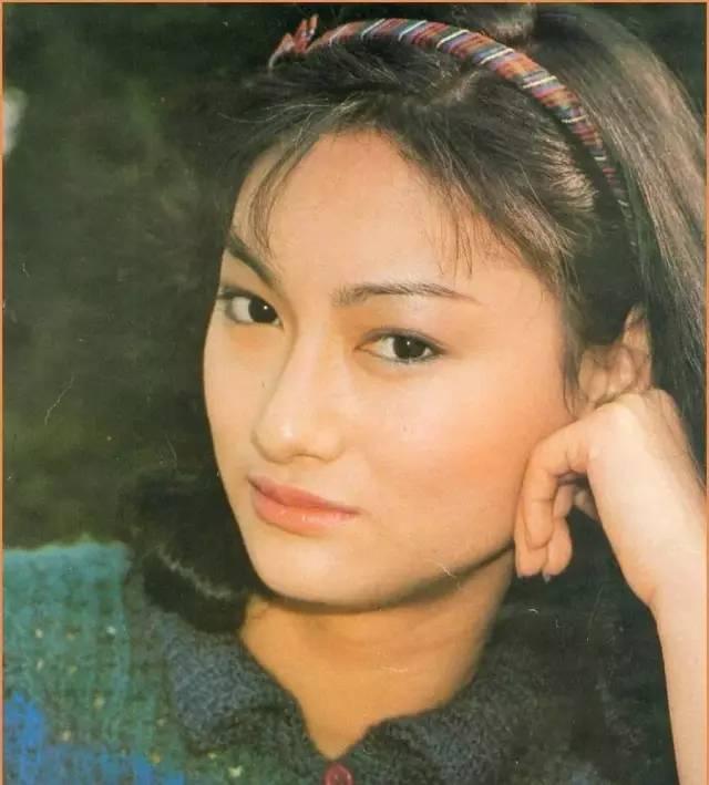 影后惠英红年轻时气质出众,颜值与演技并存