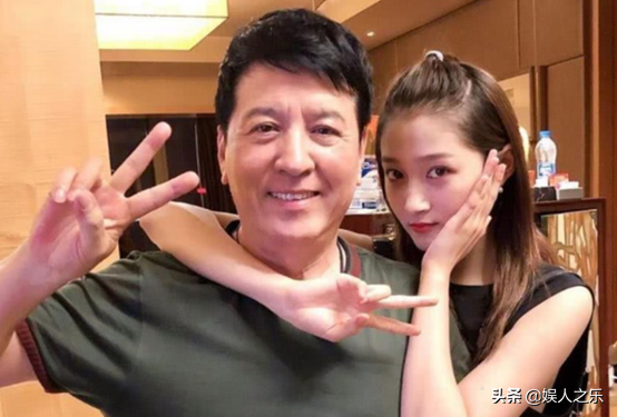 鹿晗真实家庭背景浮出水面！酷爱收集手表，难怪都说关晓彤高攀了