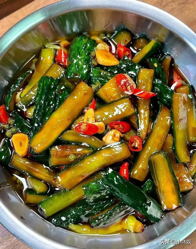 老祖宗传下来的小咸菜配方，跟粥真是绝配，开胃又爽口