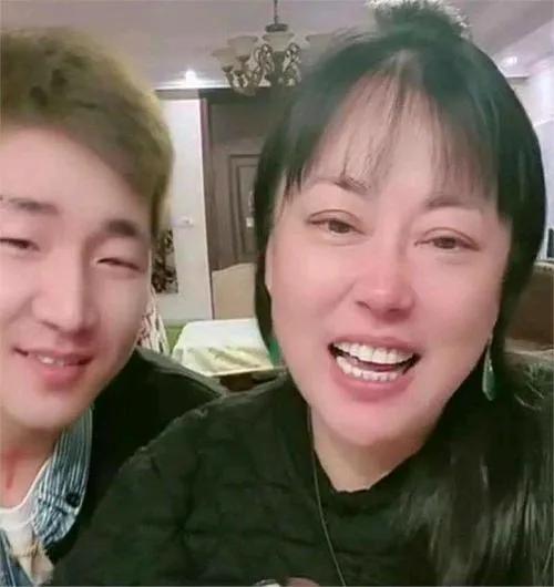 李菁菁现状:住北京宋庄别墅与父母一起生活,复出赚钱不再谈恋爱