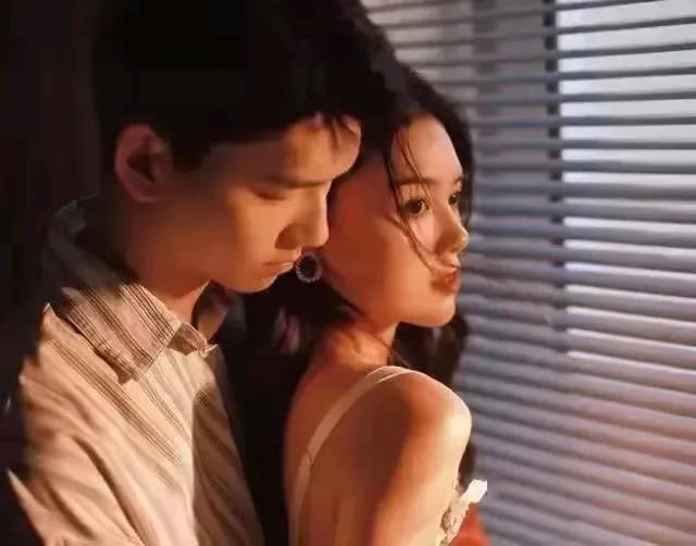 为什么情侣一见面总是急切的想发生关系？揭秘情人关系中的欲望