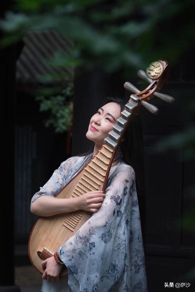 读了《琵琶行》为什么我觉得琵琶女一点不凄惨？上岸的夜总会花魁