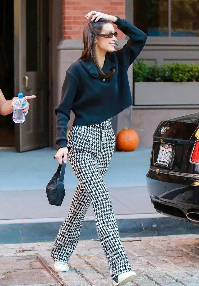 喇叭裤“一键拉腿”功能正式开启