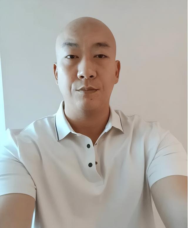 TVB御用恶人李嘉疑误用禁药险致双眼失明，上个月刚刚荣升准爸爸