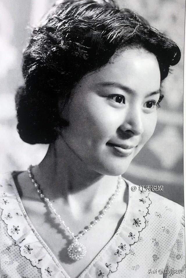老照片:上影厂33位老演员 出生于50年代 其中8位美女走出3位影后