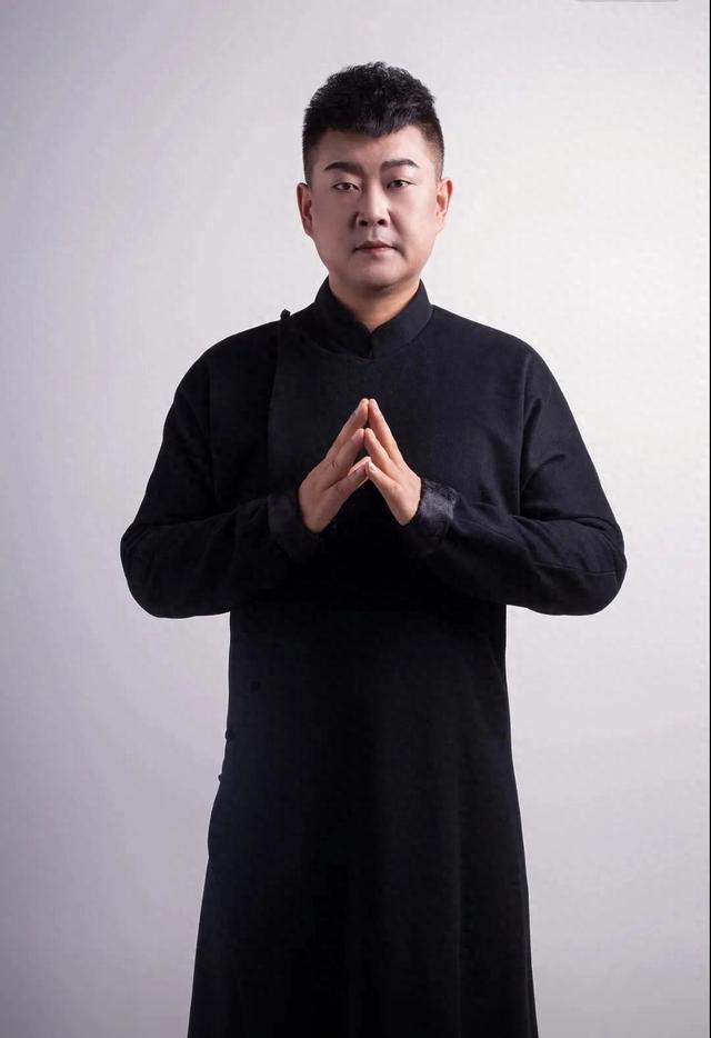 冯一航《一壶老酒》深情豪迈百听不厌感人致深的一首歌