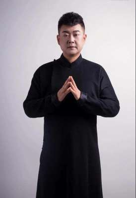 冯一航(冯一航《一壶老酒》深情豪迈百听不厌感人致深的一首歌)