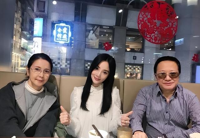 李小璐的母亲张伟欣:女儿离婚我心疼,盼望他们为了孩子复合