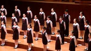 感恩的心原唱(「感恩节特辑」一首《感恩的心》，献给一路上陪伴我们的朋友们)