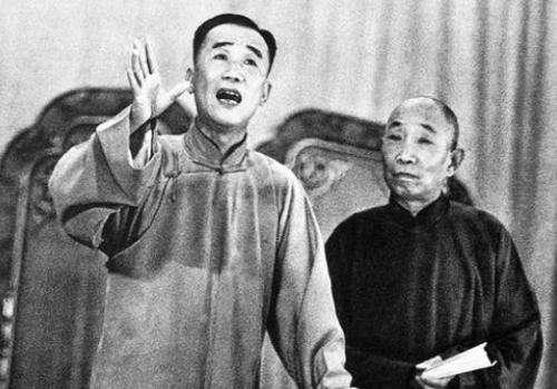 他给马三立当捧哏却未曾大火，师弟学生和徒弟那是相当不错