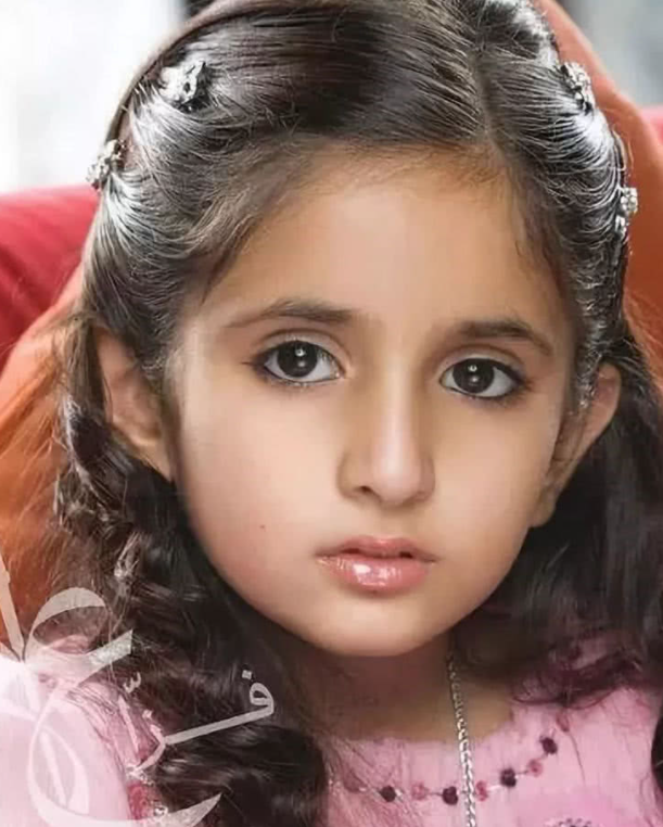 “迪拜最美公主”萨拉玛：6岁靠颜值火遍全网，却被迫嫁给大叔