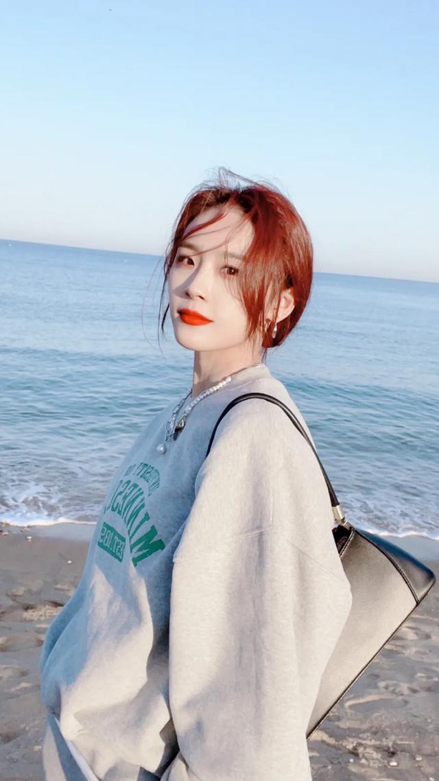 卢洋洋:颜值爆表,笑靥倾城,身材勾勒梦幻轮廓,解锁魅力新维度