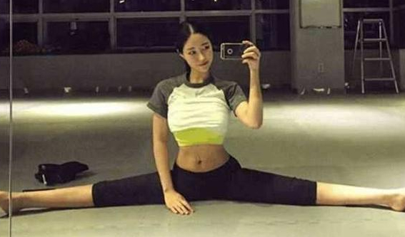 健身女神李恩美,精致五官,小蜂腰+大长腿,分享她的健身秘籍