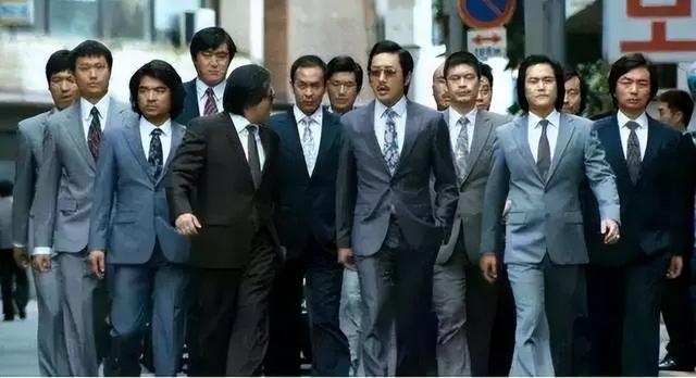 为什么香港有那么多黑帮？1997年香港回归，黑帮到底去哪了？