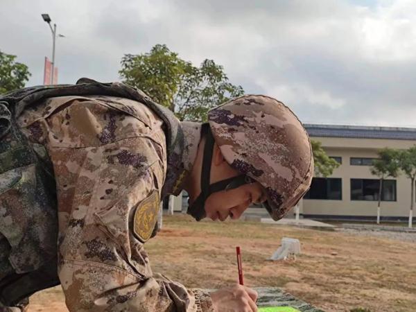 喜上加喜，新婚首月双双立功受奖！