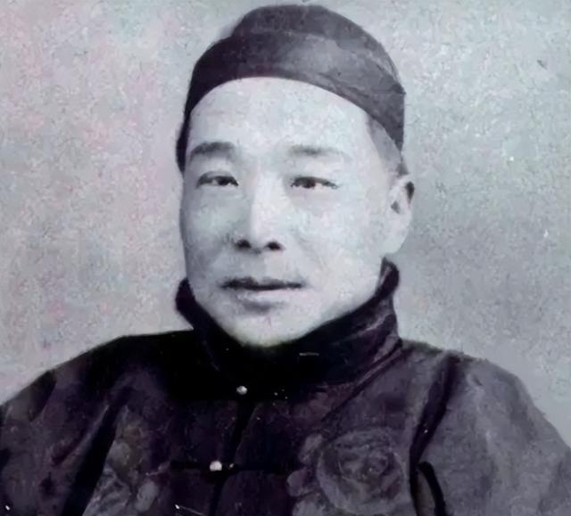 民国商业奇才，借钱不花按时还利息，积累信誉后靠经商成为富翁