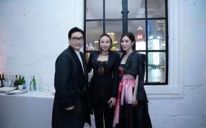 冯翠珊(苏永康的二婚妻子原来是她？五官普通但长相大气，穿西装优雅高贵)