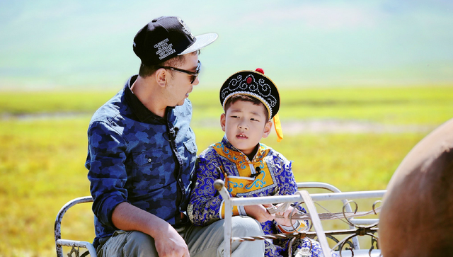 郭涛打女人风波后首现身，对女助理颐指气使，再显大男子主义本色