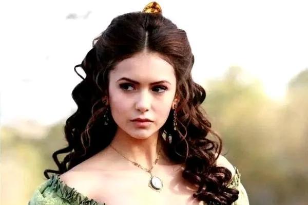 太炸裂!欧美界女星Nina Dobrev被称为最美的“吸血鬼女王”太漂亮!