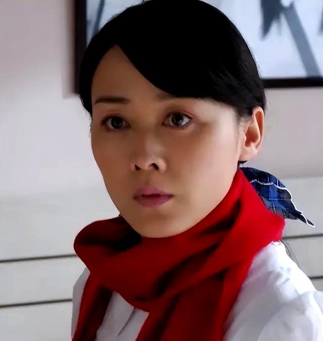 51岁女演员李琳:被前夫一巴掌扇到离婚,二婚嫁给世界冠军很幸福