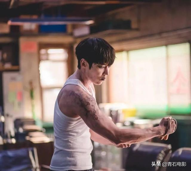 韩国丧尸剧又来了！男主崔振赫，第一集就变丧尸，会谈恋爱会破案